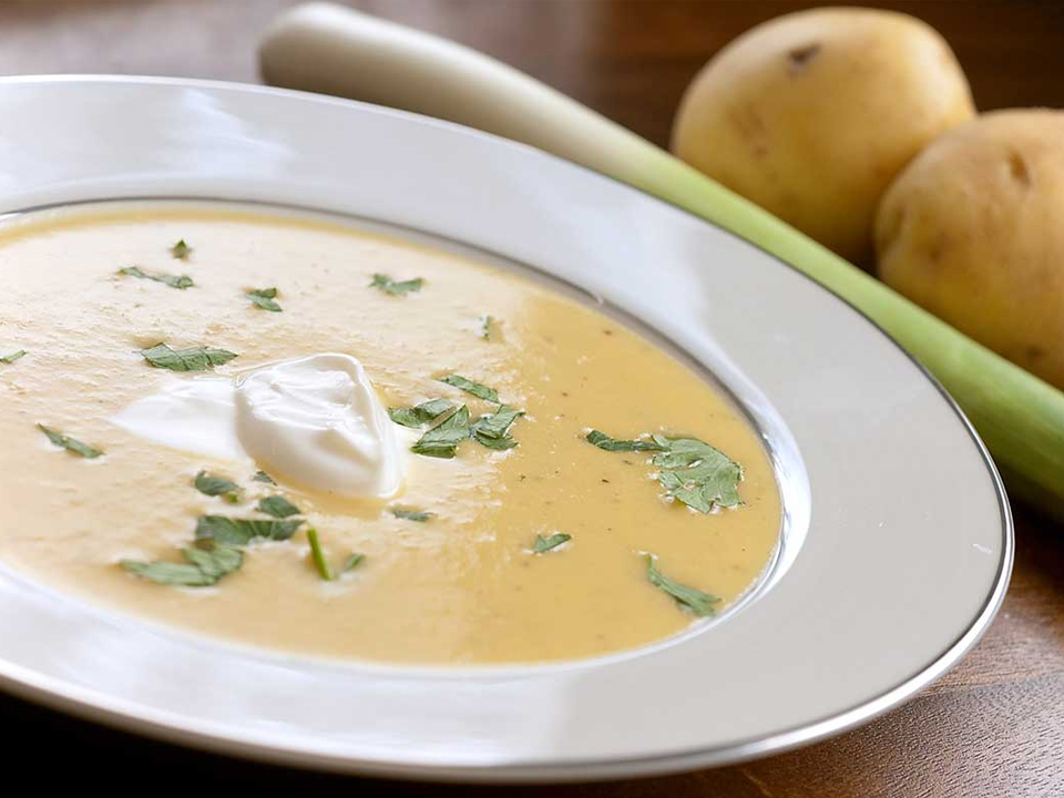 Картофельный суп с луком-пореем